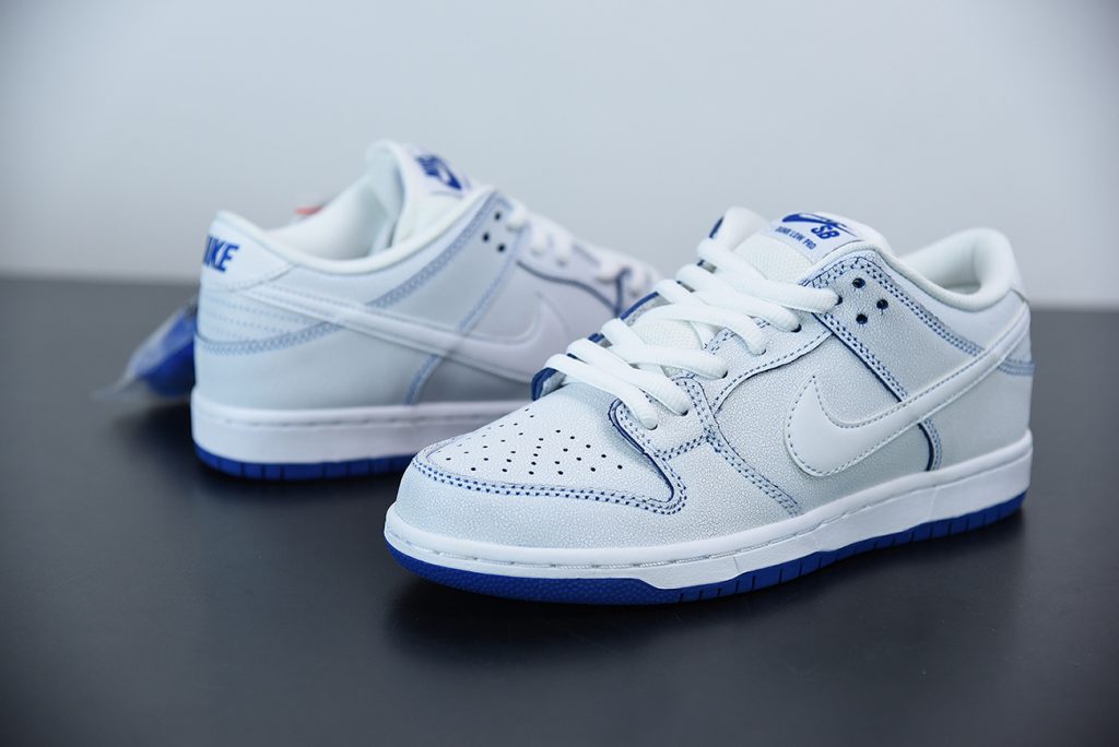 dunk white game royal