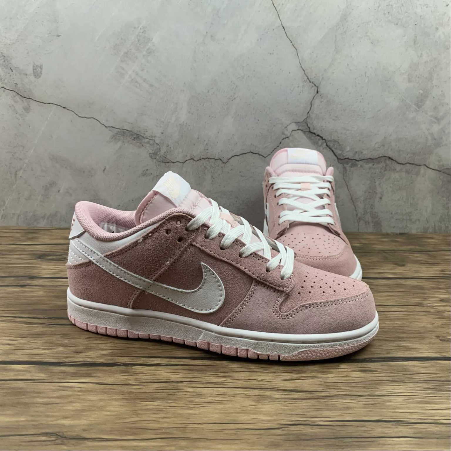 nike dunk low prism