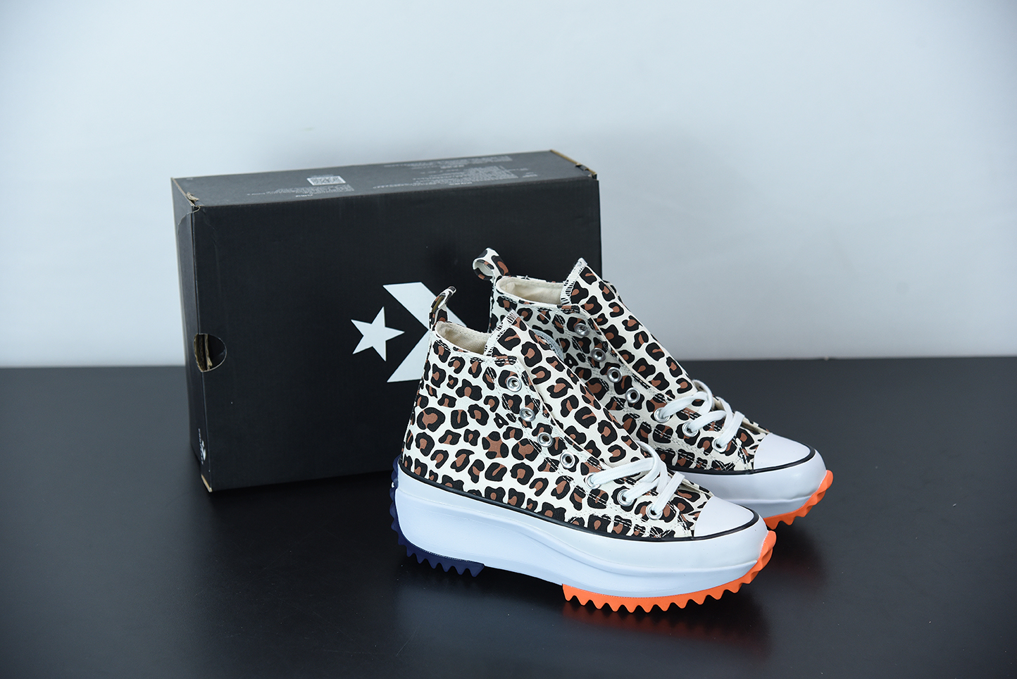 converse run star hike leopard print