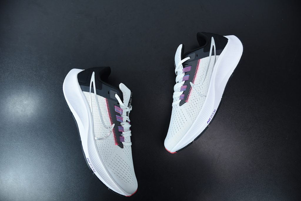 nike air zoom pegasus 38 womens white metallic silver black