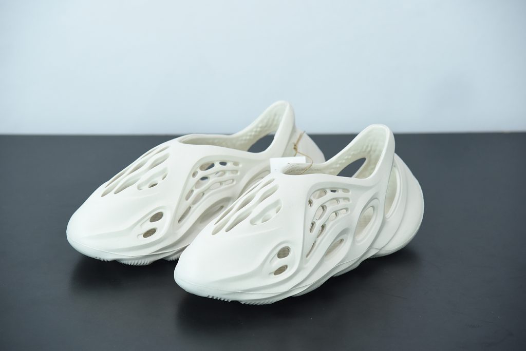 yeezy foam runner white