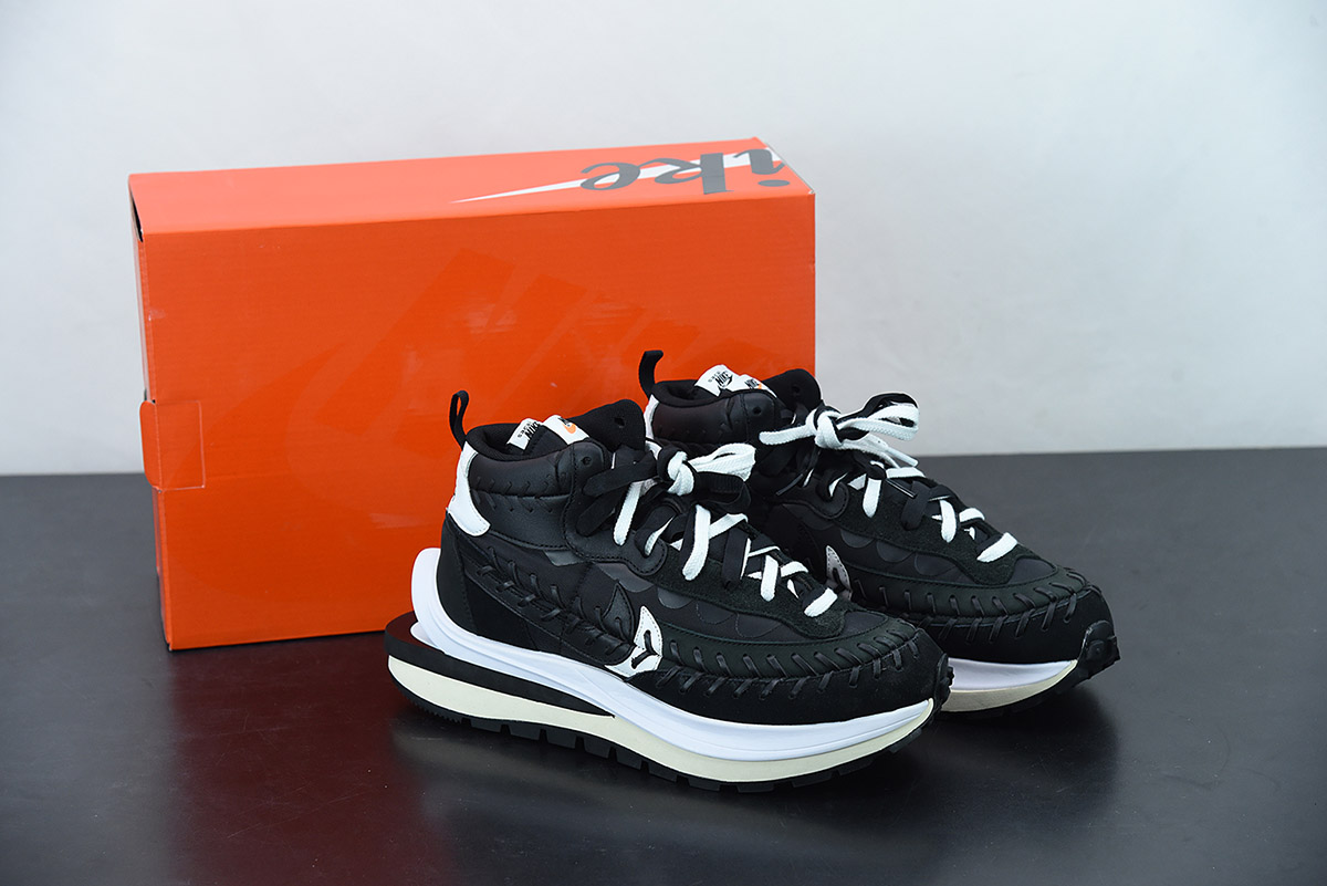 Jean Paul Gaultier X Sacai X Nike Vaporwaffle Black/Black - animal