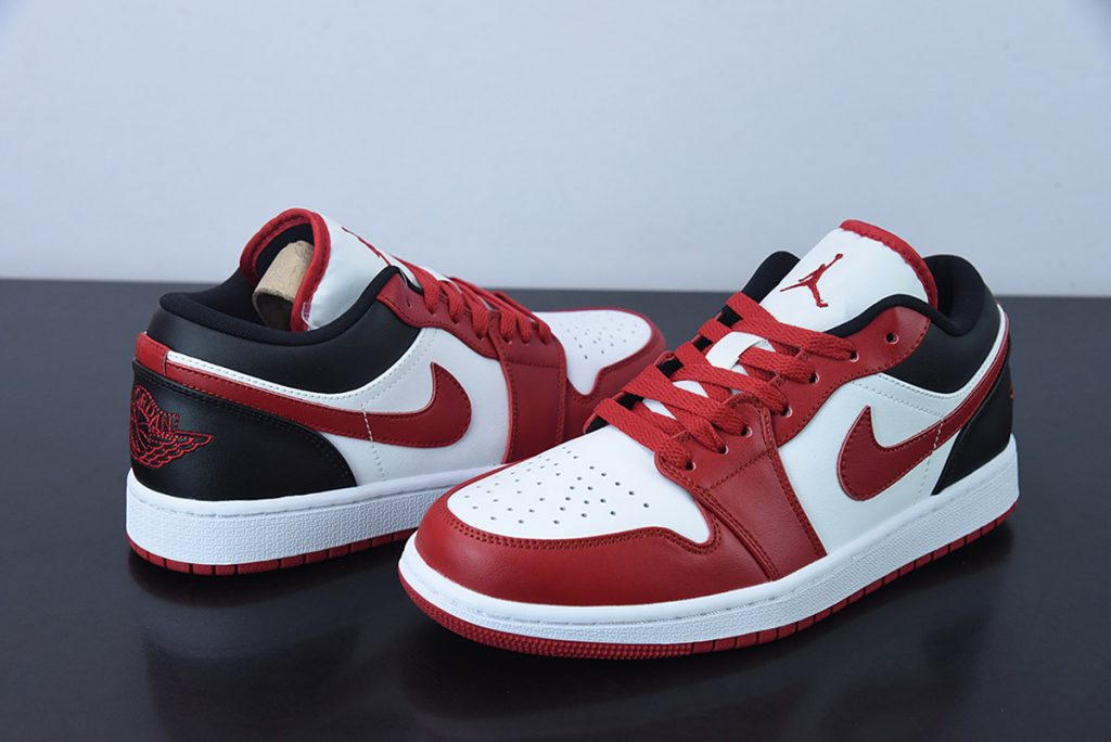 jordan 1 low reverse black toe